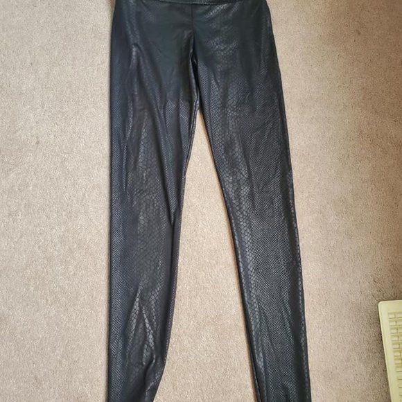 Faux Leather Leggings - Picture 4 of 4